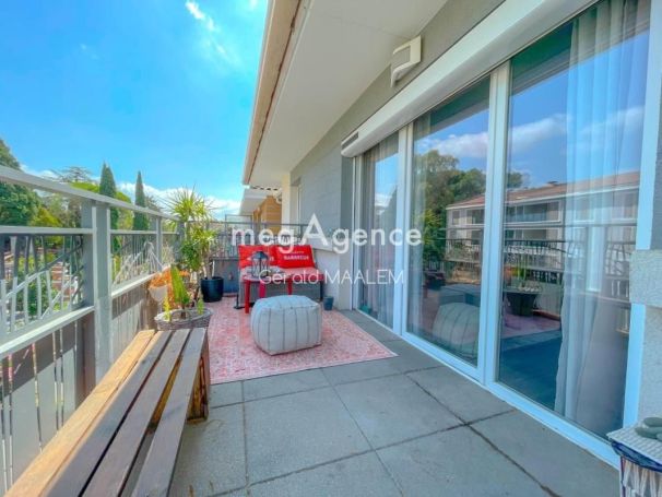 A louer APPARTEMENT T2 48 M2 TERRASSE  PUGET SUR ARGENS