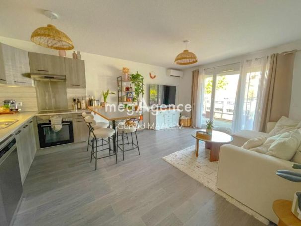 A louer APPARTEMENT T2 48 M2 TERRASSE  PUGET SUR ARGENS