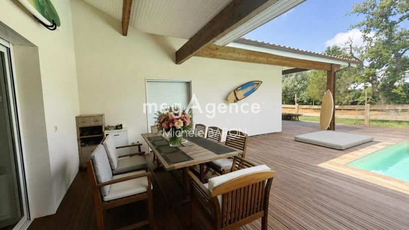 A vendre MAISON  5 PIECES 140 M2 BORD DE MER MOLIETS ET MAA