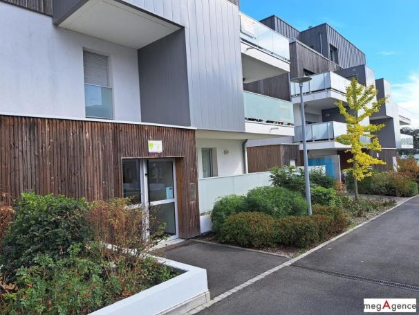 A louer APPARTEMENT T3 64 M2  SAINTE LUCE SUR LOIRE