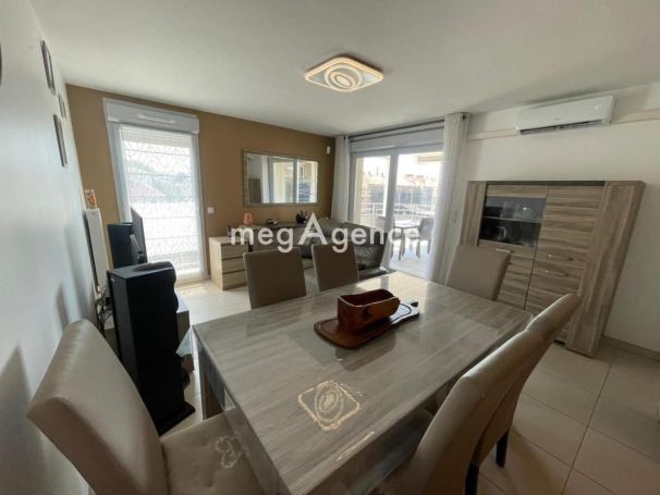 A louer APPARTEMENT T3 64 M2 TERRASSE BORD DE MER SIX FOURS LES PLAGES