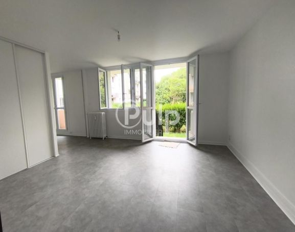 A louer APPARTEMENT T4 78 M2  ROCHEFORT