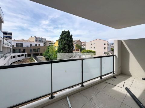 A vendre APPARTEMENT T2 45 M² PIEDS DANS L'EAU VUE MER La Ciotat