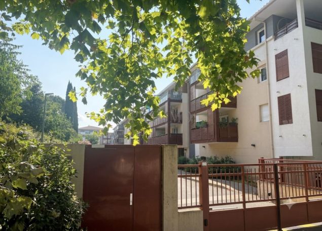 A louer APPARTEMENT T2 50 M2 TERRASSE  PUGET SUR ARGENS