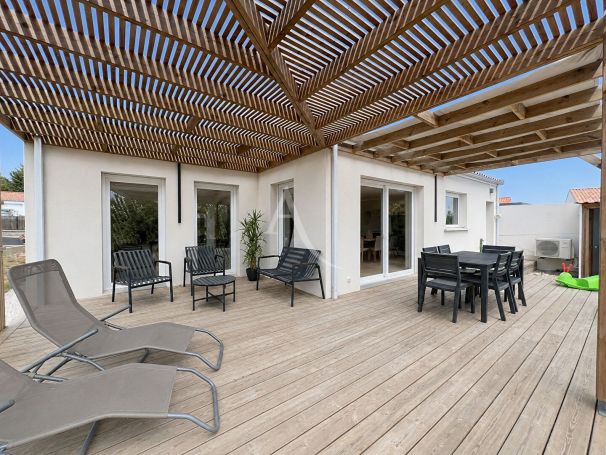 A vendre MAISON  5 PIECES 96 M2  AVRILLE
