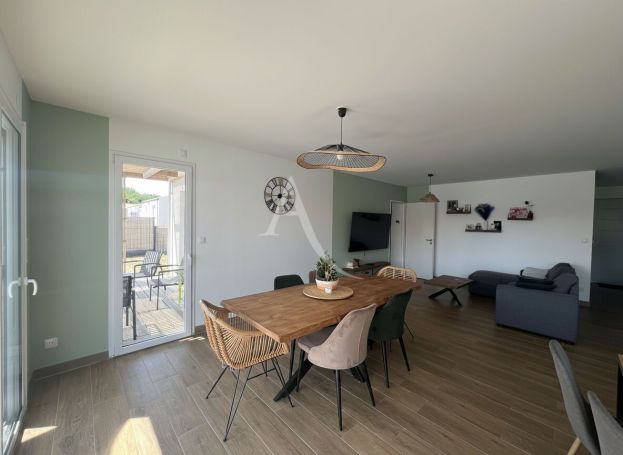 A vendre MAISON  5 PIECES 96 M2  AVRILLE