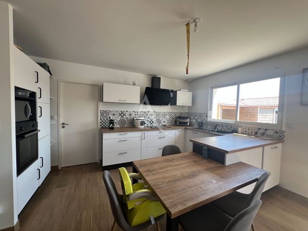 A vendre MAISON  5 PIECES 96 M2  AVRILLE