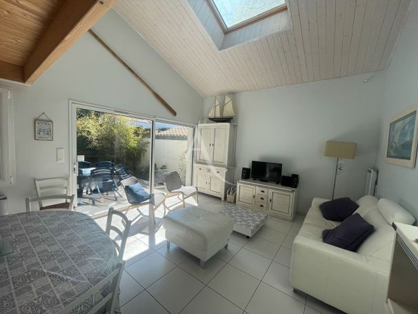 A vendre MAISON  5 PIECES 81 M2 BORD DE MER JARD SUR MER