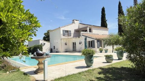A vendre MAISON 7 PIECES 220 M2 BELLEGARDE