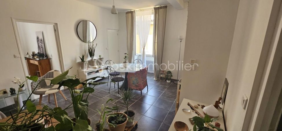 A louer APPARTEMENT T3 52 M2  NIMES