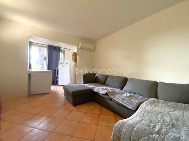 A louer APPARTEMENT T2 32 M2 TERRASSE BORD DE MER ARLES