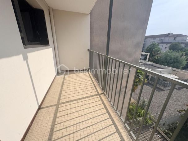 A louer STUDIO  30 M2  PAU