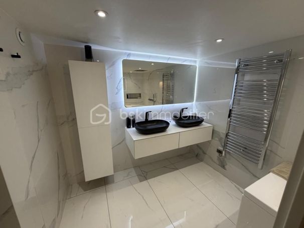 A louer APPARTEMENT DE PRESTIGE NEUF T5 69 M2 TERRASSE PLAGE à PIED CAGNES SUR MER