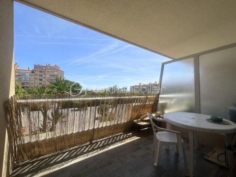 A louer APPARTEMENT T2 47 M2 TERRASSE VUE MER HYERES