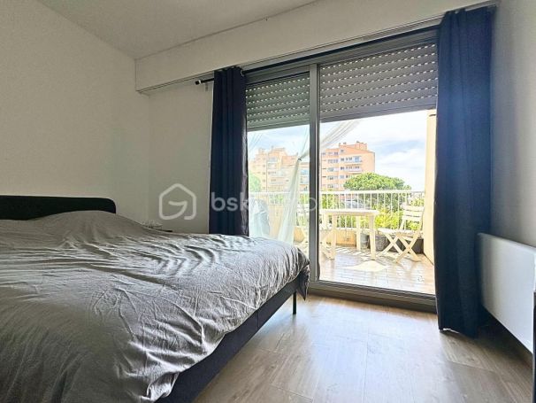 A louer APPARTEMENT T2 47 M2 TERRASSE VUE MER HYERES