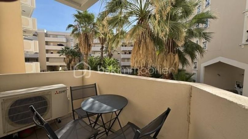 A louer APPARTEMENT T2 41 M2 BORD DE MER HYERES