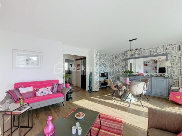 A louer APPARTEMENT DE PRESTIGE T4 76 M2 TERRASSE BORD DE MER SIX FOURS LES PLAGES