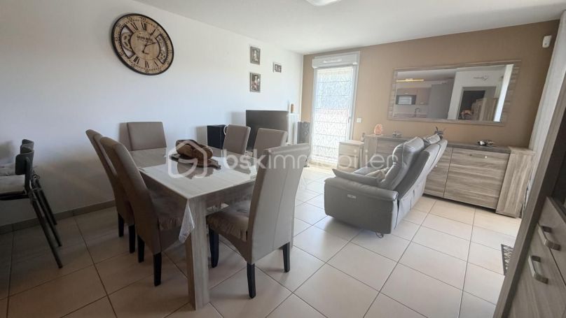 A louer APPARTEMENT T3 63 M2 TERRASSE BORD DE MER SIX FOURS LES PLAGES