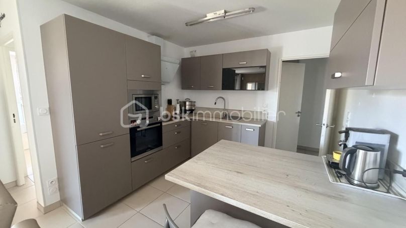 A louer APPARTEMENT T3 63 M2 TERRASSE BORD DE MER SIX FOURS LES PLAGES