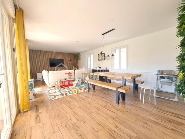 A louer MAISON  DE MAîTRE  ABBEVILLE