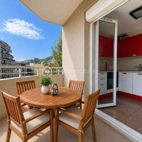A louer APPARTEMENT T3 61 M2 BORD DE MER NICE