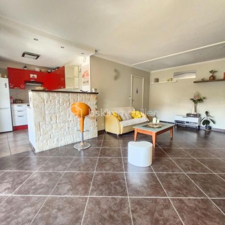 A louer APPARTEMENT T3 61 M2 BORD DE MER NICE