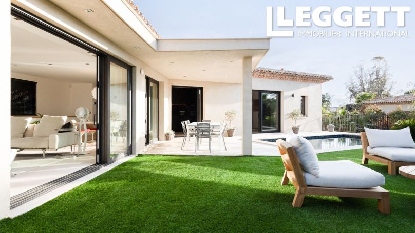 A louer MAISON CONTEMPORAINE BORD DE MER SAINTE MAXIME