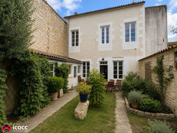 A louer MAISON  DE MAîTRE  LUCON