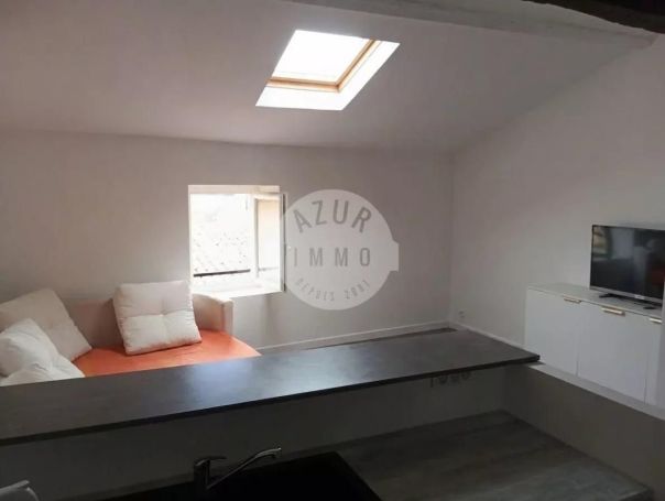 A louer APPARTEMENT T3 72 M2  CARCES