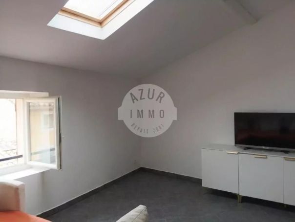 A louer APPARTEMENT T3 72 M2  CARCES