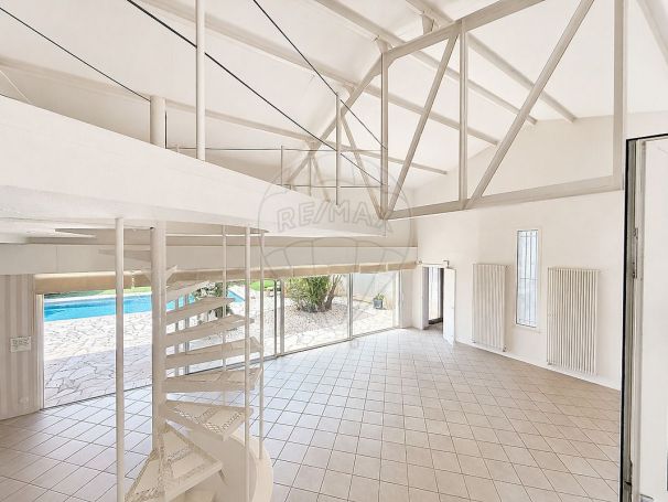 A louer LOFT  D'ARCHITECTE BORD DE MER ANTIBES