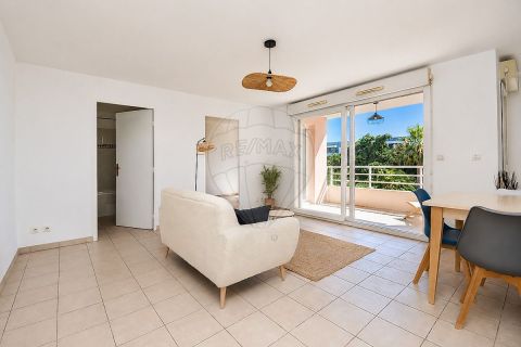 A louer APPARTEMENT T2 45 M2 TERRASSE BORD DE MER VILLENEUVE LOUBET