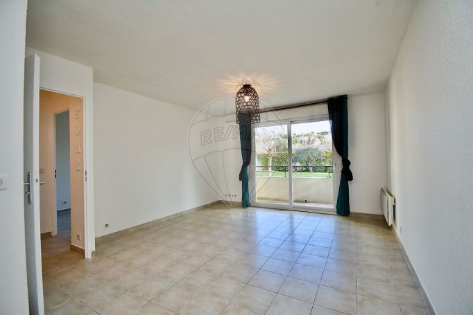 A louer APPARTEMENT T2 39 M2 TERRASSE BORD DE MER CAGNES SUR MER