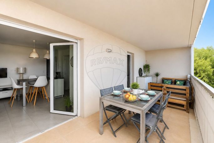 A louer APPARTEMENT T3 57 M2 TERRASSE BORD DE MER ANTIBES