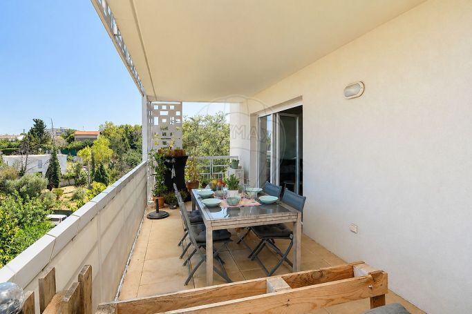 A louer APPARTEMENT T3 57 M2 TERRASSE BORD DE MER ANTIBES