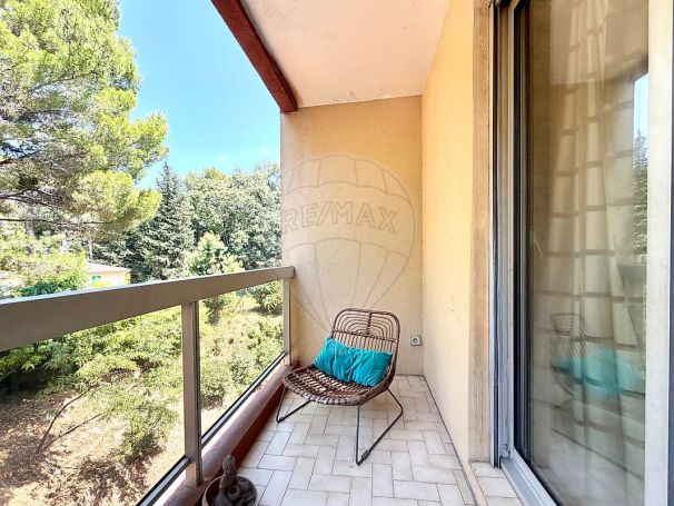 A louer STUDIO  28 M2 TERRASSE BORD DE MER NICE