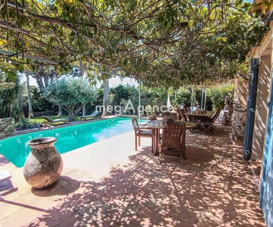 A louer MAISON  7 PIECES 170 M2 BORD DE MER GRIMAUD