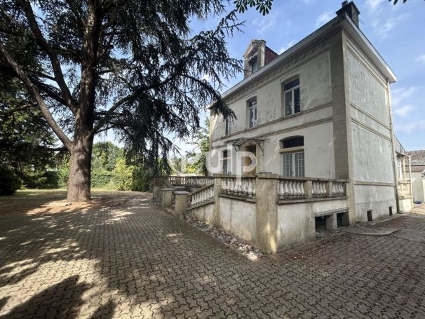 A louer MAISON  DE MAîTRE  BEUVRY