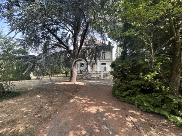 A louer MAISON  DE MAîTRE  BEUVRY