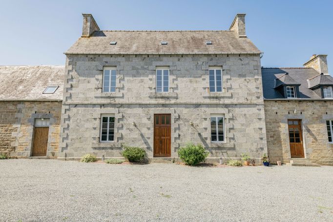 A vendre propriete de caractere 9 pieces 184 m&sup2; PRAT