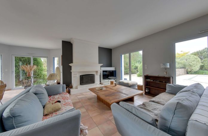 A vendre vaste Maison contemporaine 7 pieces 220 m² piscine et grand jardin Saint-Malo