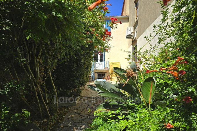 A vendre MAISON  4 PIECES 109 M2  LAROQUE DES ALBERES Village
