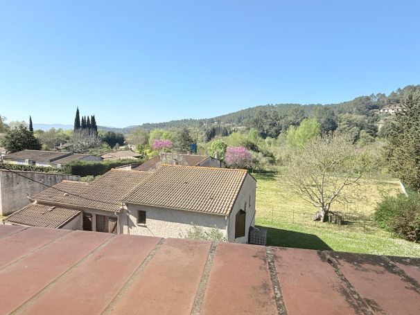 A vendre MAISON  5 PIECES 113 M2  TARADEAU Toutes commodités
