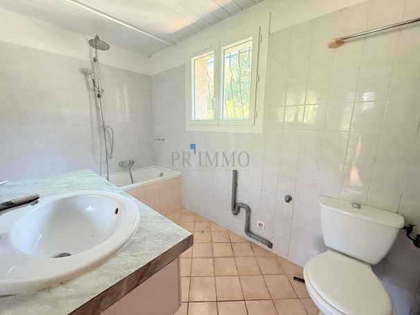 A vendre MAISON  5 PIECES 113 M2  TARADEAU Toutes commodités