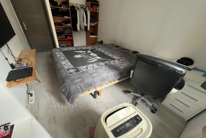 A vendre MAISON  9 PIECES 230 M2  GAILLAN EN MEDOC Centre-ville
