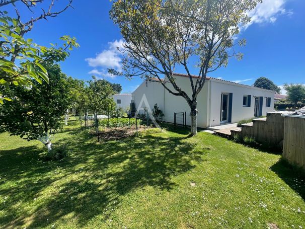 A vendre MAISON  5 PIECES 155 M2 BORD DE MER SAINT VINCENT SUR JARD