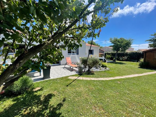A vendre MAISON  5 PIECES 155 M2 BORD DE MER SAINT VINCENT SUR JARD