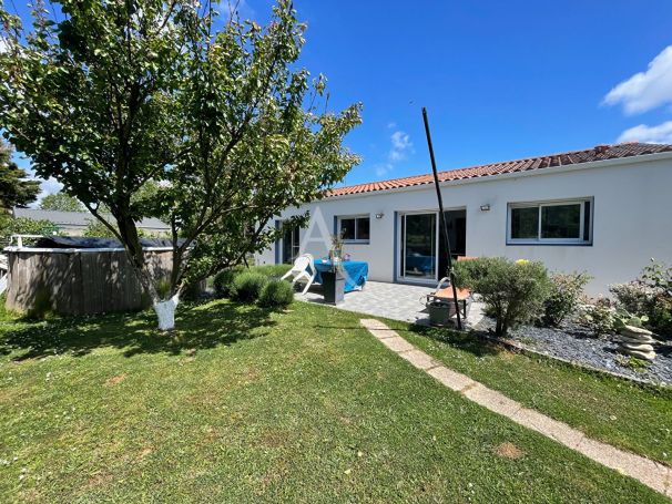 A vendre MAISON  5 PIECES 155 M2 BORD DE MER SAINT VINCENT SUR JARD