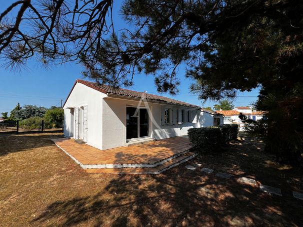 A vendre MAISON  4 PIECES 86 M2 BORD DE MER LONGEVILLE SUR MER