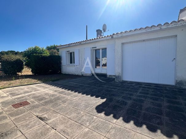 A vendre MAISON  4 PIECES 54 M2 BORD DE MER LONGEVILLE SUR MER